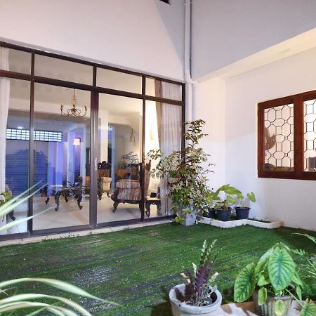 Elegance Oasis, Colombo 3 Hotel Exterior photo